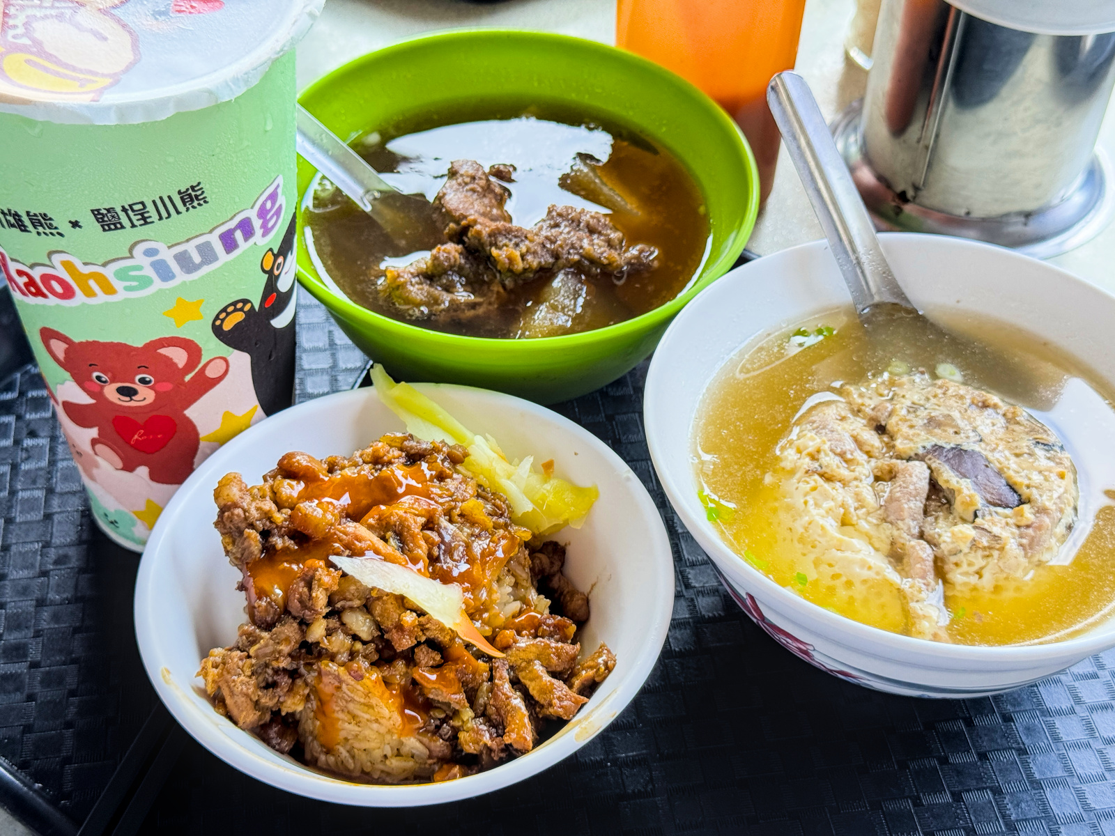 高雄鹽埕美食必吃！北港蔡三代筒仔米糕連4年必比登推薦，傳三代古早味美食。