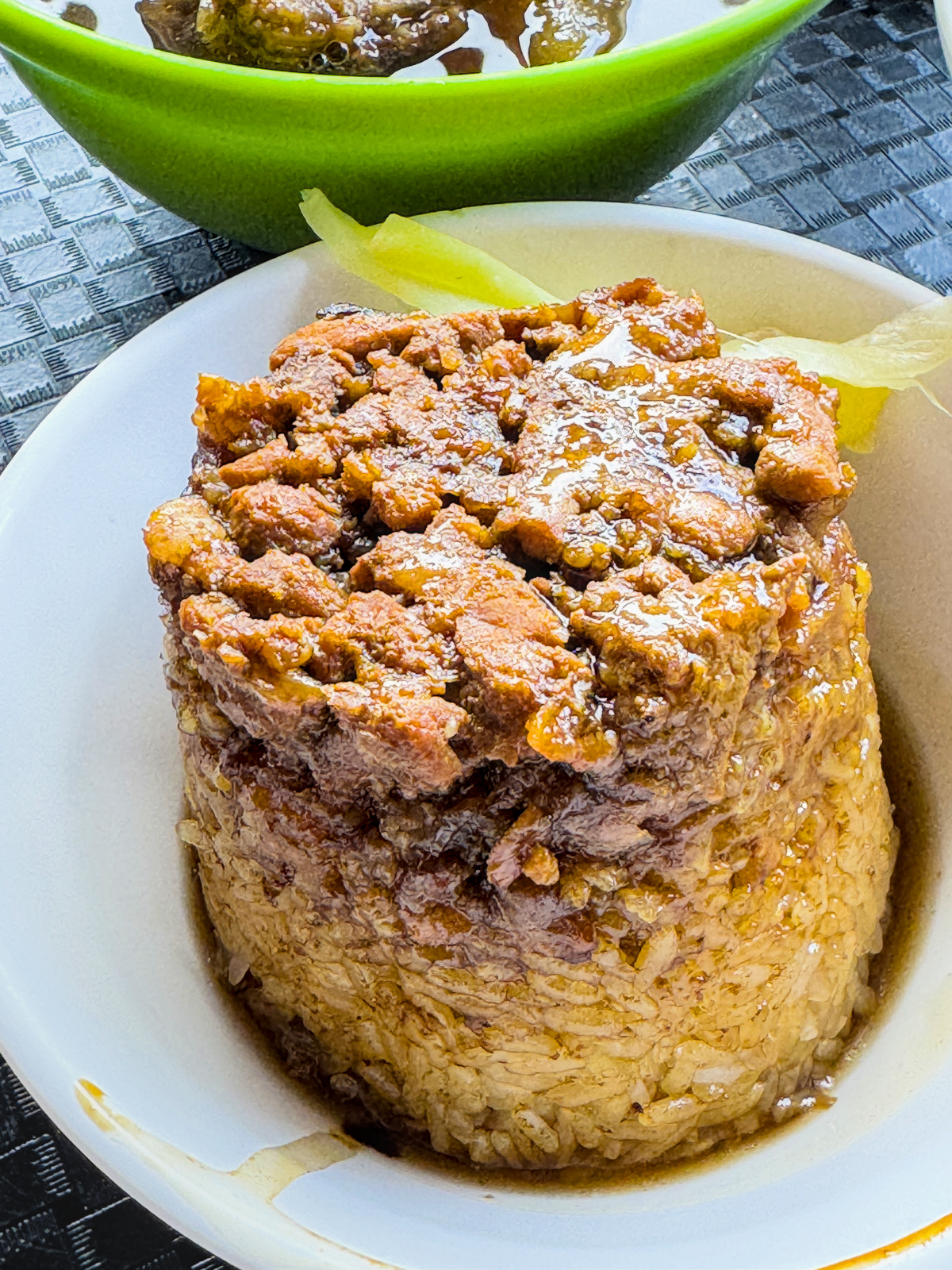 高雄鹽埕美食必吃！北港蔡三代筒仔米糕連4年必比登推薦，傳三代古早味美食。