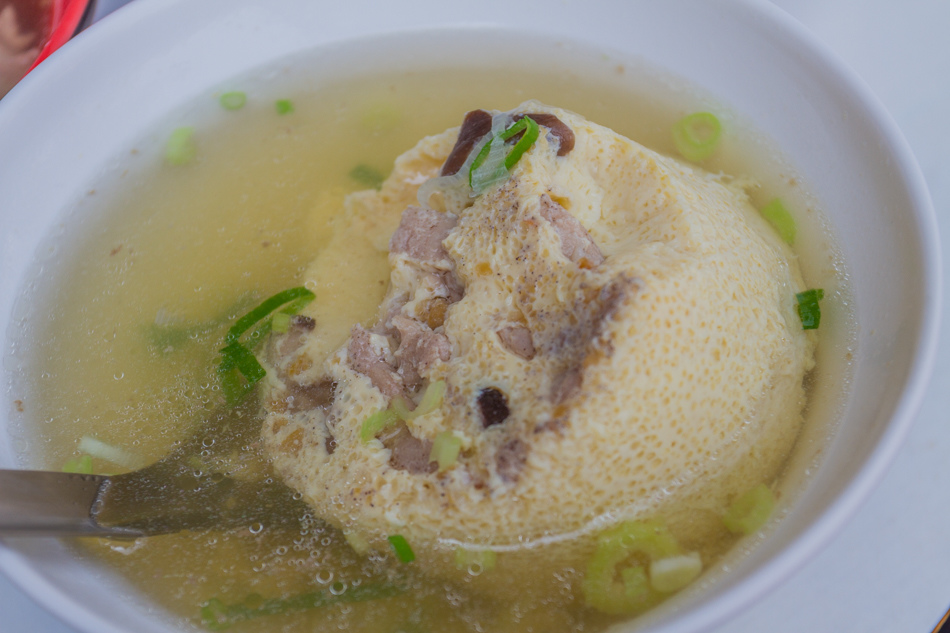 高雄鹽埕美食必吃！北港蔡三代筒仔米糕連4年必比登推薦，傳三代古早味美食。