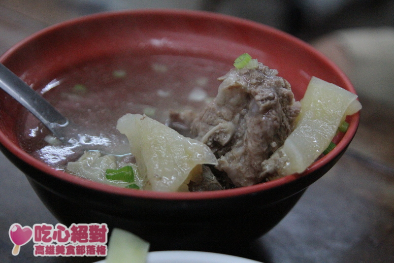 高雄鹽埕美食必吃！北港蔡三代筒仔米糕連4年必比登推薦，傳三代古早味美食。