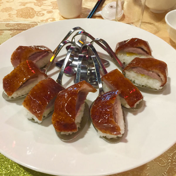 [台北松山] 櫻桃谷京華城 美味好吃櫻桃鴨 一鴨五吃創意料理 徐天麟 胡天蘭喜愛 食尚玩家推薦