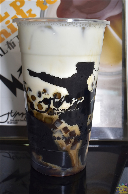 Jump搖滾炫飲:台中中區音樂主題飲料吧。JUMP搖滾炫飲。萬春宮旁讓人驚豔的創意手搖飲@sunny吃喝遊樂