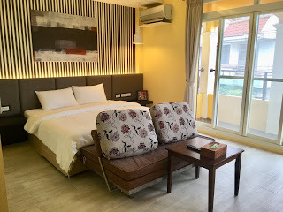 [宜蘭住宿] 羅東「微陽花弄」南法休閒民宿│焦糖烤布蕾雙人房（適合包棟的親子友善、寵物友善民宿）