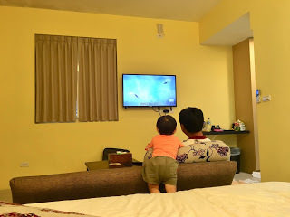 [宜蘭住宿] 羅東「微陽花弄」南法休閒民宿│焦糖烤布蕾雙人房（適合包棟的親子友善、寵物友善民宿）