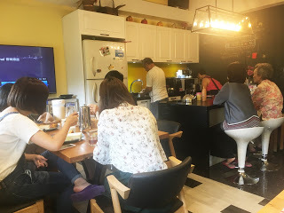 [宜蘭住宿] 羅東「微陽花弄」南法休閒民宿│焦糖烤布蕾雙人房（適合包棟的親子友善、寵物友善民宿）