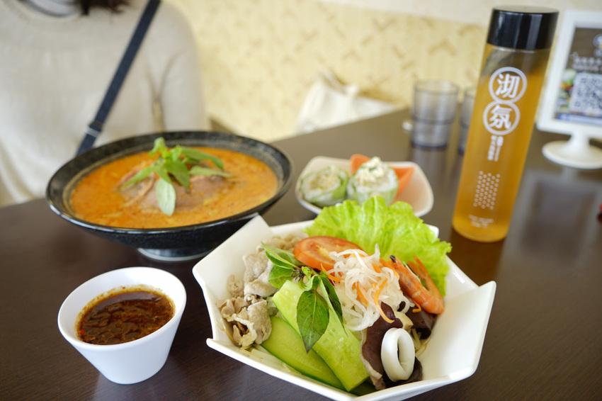 台南｜豬鼻子越式創意料理 九種湯頭越南河粉．近costco好市多停車方便 - 奇奇一起玩樂趣