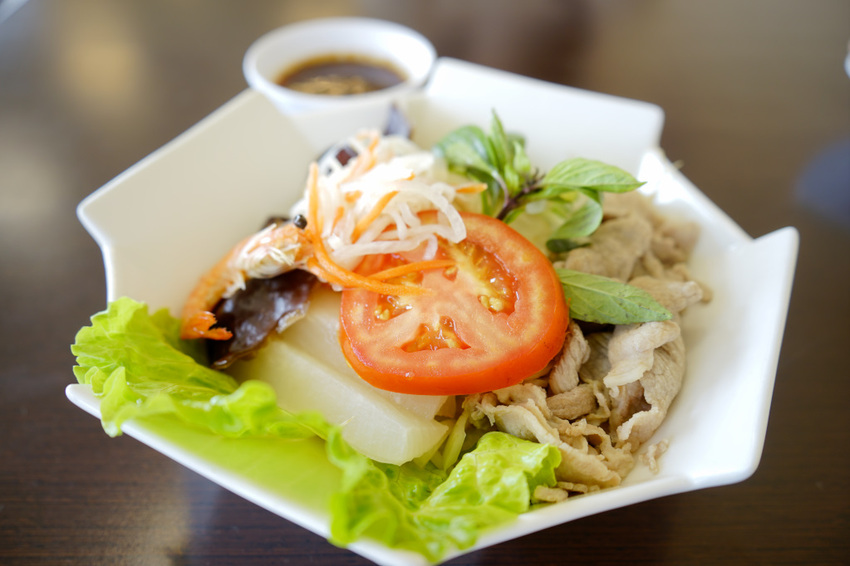 台南｜豬鼻子越式創意料理 九種湯頭越南河粉．近costco好市多停車方便 - 奇奇一起玩樂趣