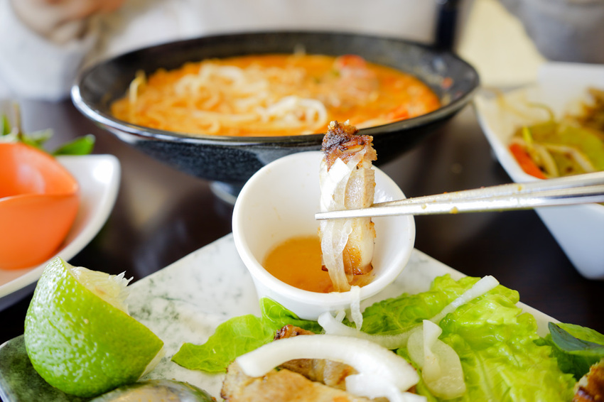 台南｜豬鼻子越式創意料理 九種湯頭越南河粉．近costco好市多停車方便 - 奇奇一起玩樂趣