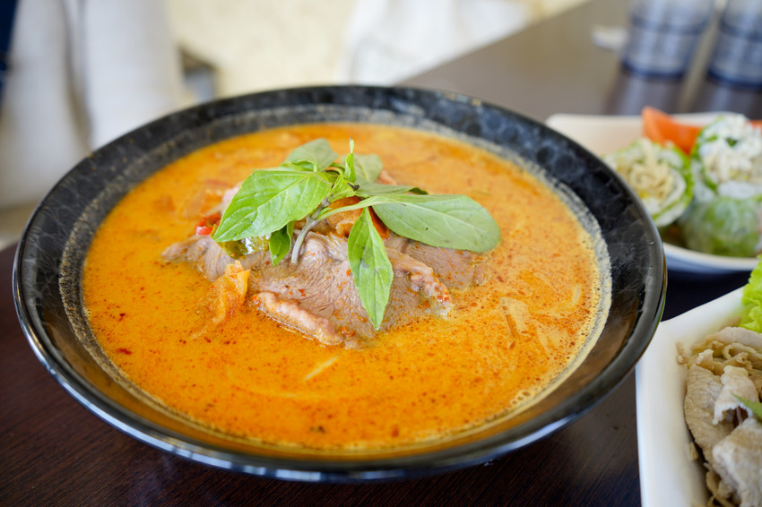 台南｜豬鼻子越式創意料理 九種湯頭越南河粉．近costco好市多停車方便 - 奇奇一起玩樂趣