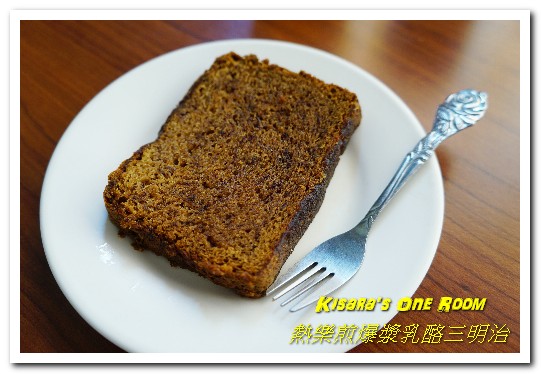 熱樂煎爆漿乳酪三明治(高雄店)：高雄後驛美食．不只爆漿鹹口味，一如浪花般的熱煎棉花糖襲來！──熱樂煎爆漿乳酪三明治