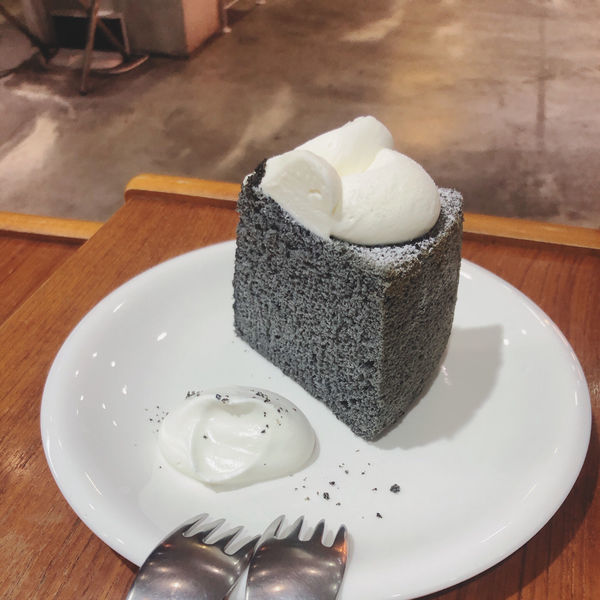 板橋超人氣甜點咖啡< TenTenDenDen 點點甜甜 > 藏身像弄的下午茶/甜點/蛋糕/咖啡推薦 2020.04.03