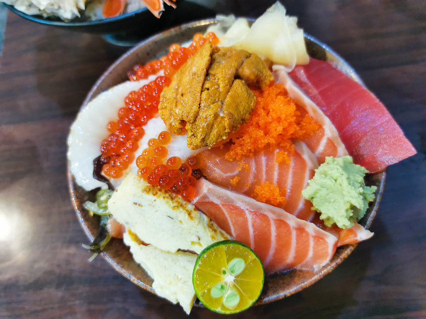 揚日式料理（生魚片蓋飯） (15)