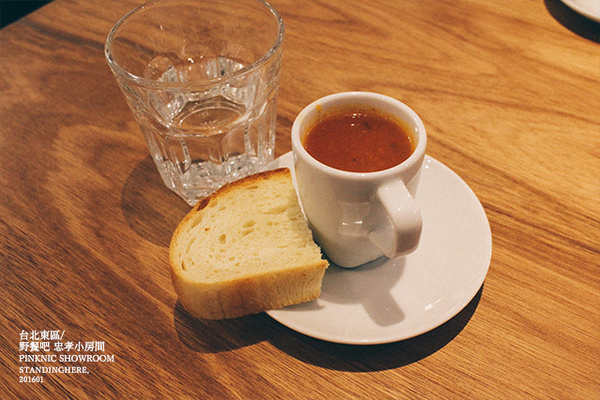 野餐吧 忠孝小房間:台北_ Pinknic 野餐吧忠孝小房間, 巷弄裡的生活餐酒館 野餐吧 忠孝小房間:台北_ Pinknic 野餐吧忠孝小房間, 巷弄裡的生活餐酒館