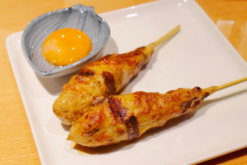 鳥苑地雞燒 雞肉串燒│西區：台中第一家可生食雞肉串燒專賣店～大推薦雞肉刺身 烤燈籠限量碰運氣美味～還有雞肝 山葵雞里肌 柚香雞肉丸也是必點好料！