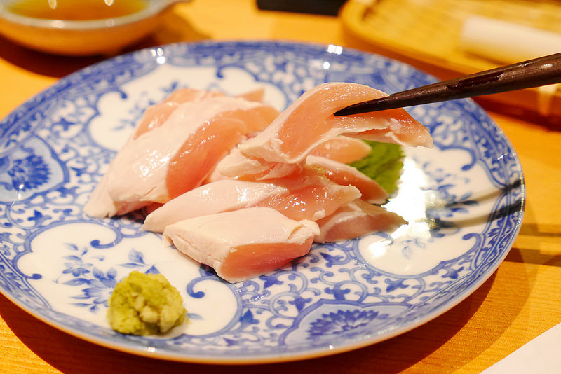 鳥苑地雞燒 雞肉串燒│西區：台中第一家可生食雞肉串燒專賣店～大推薦雞肉刺身 烤燈籠限量碰運氣美味～還有雞肝 山葵雞里肌 柚香雞肉丸也是必點好料！