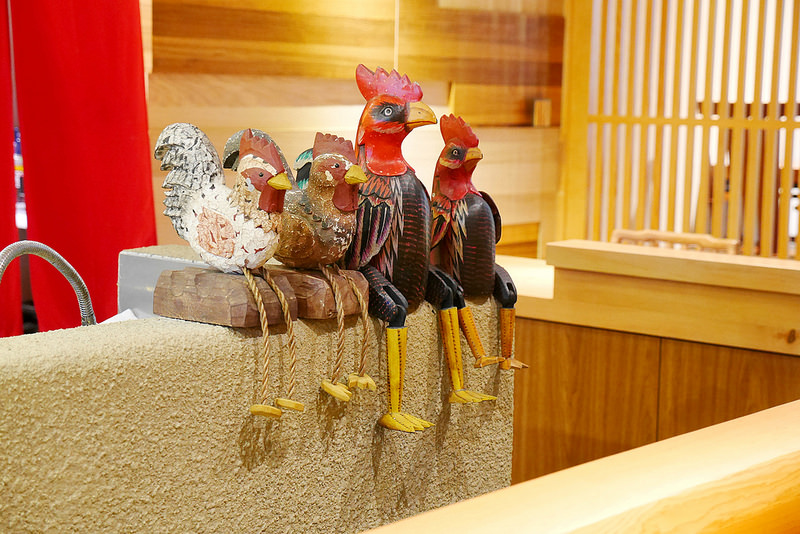 鳥苑地雞燒 雞肉串燒│西區：台中第一家可生食雞肉串燒專賣店～大推薦雞肉刺身 烤燈籠限量碰運氣美味～還有雞肝 山葵雞里肌 柚香雞肉丸也是必點好料！