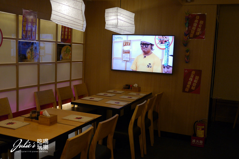 台北捷運車站M6出口●餐廳●拉提莎手工泡芙甜點、世田谷拉麵@HOYII北車站