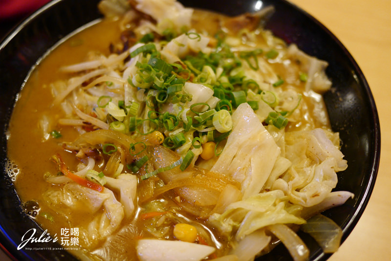 台北捷運車站M6出口●餐廳●拉提莎手工泡芙甜點、世田谷拉麵@HOYII北車站