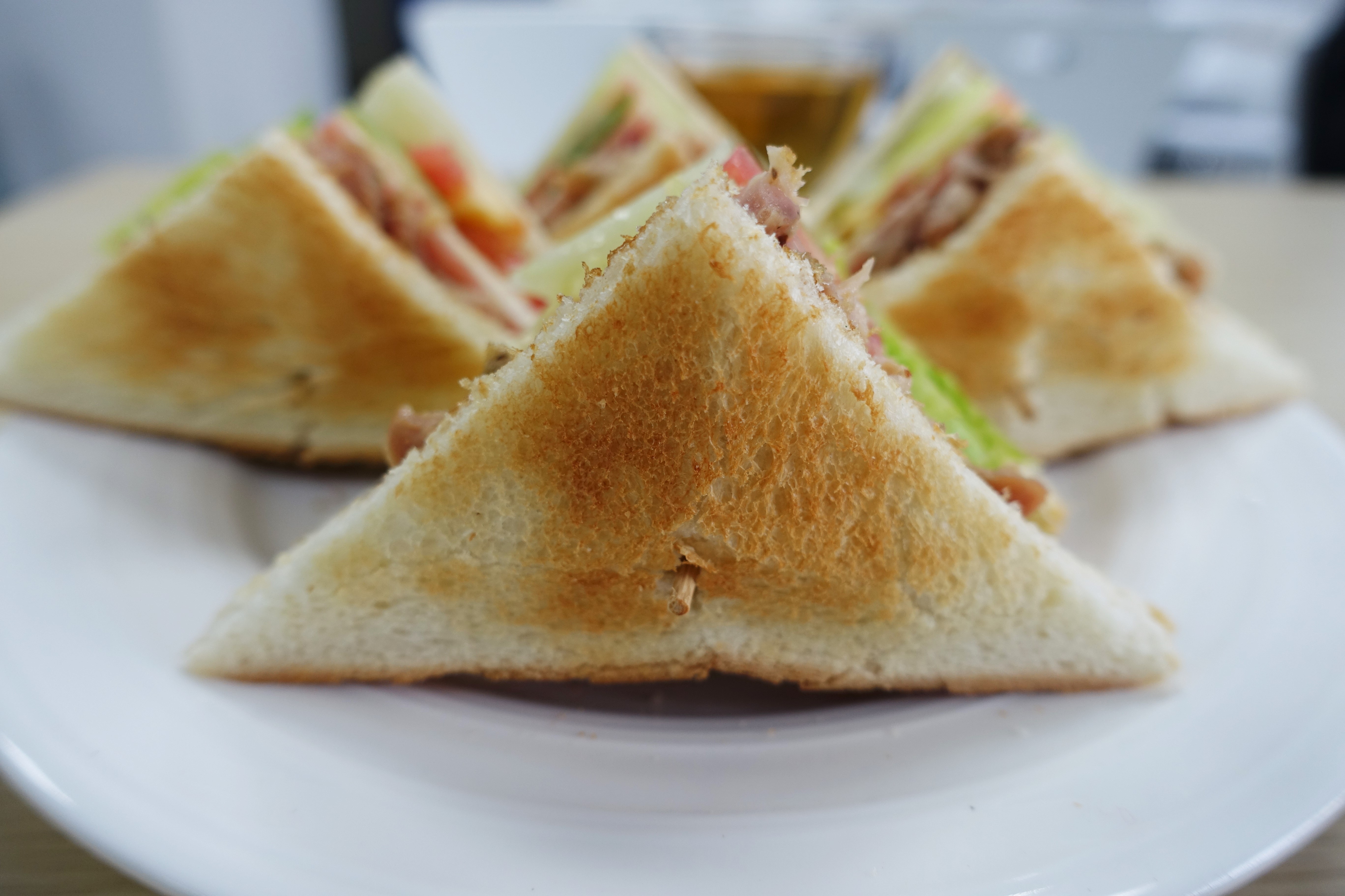 ▼熏鸡肉火腿三明治($80)