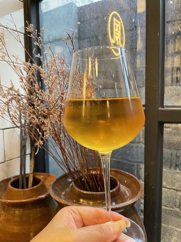 【台灣,高雄市,苓雅區】時尚又復古的新台式茶館~永心鳳茶 Yonshin Tea 中山店。(高雄美食)