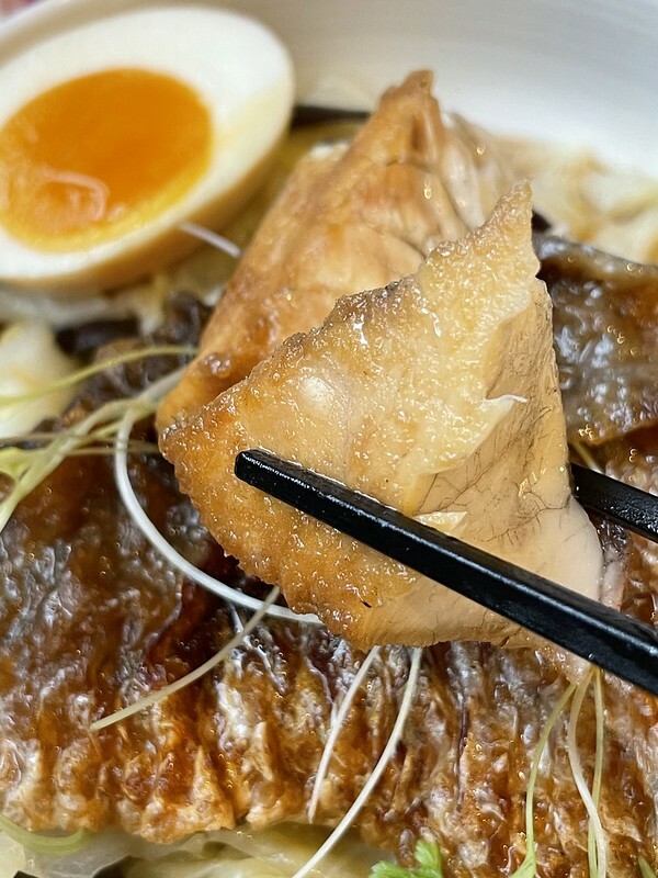 【台灣,高雄市,苓雅區】時尚又復古的新台式茶館~永心鳳茶 Yonshin Tea 中山店。(高雄美食)