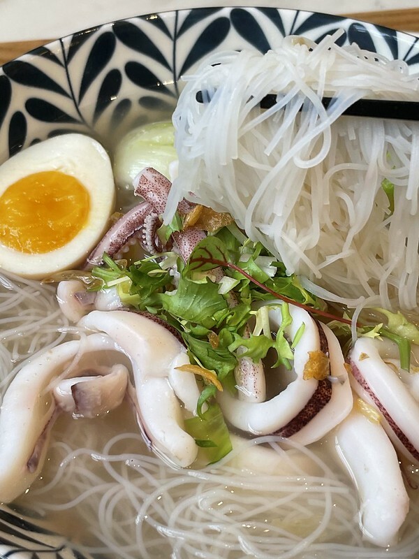 【台灣,高雄市,苓雅區】時尚又復古的新台式茶館~永心鳳茶 Yonshin Tea 中山店。(高雄美食)