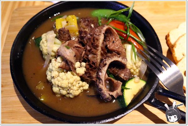 札卡餐酒館Zaka：『愛評體驗團』►台中北屯區◄享味生活Zaka札卡餐酒館/無國界料理/峇里島風格餐廳/週五週六有駐唱