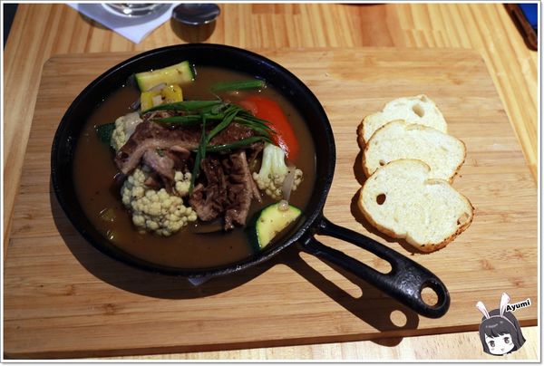 札卡餐酒館Zaka：『愛評體驗團』►台中北屯區◄享味生活Zaka札卡餐酒館/無國界料理/峇里島風格餐廳/週五週六有駐唱