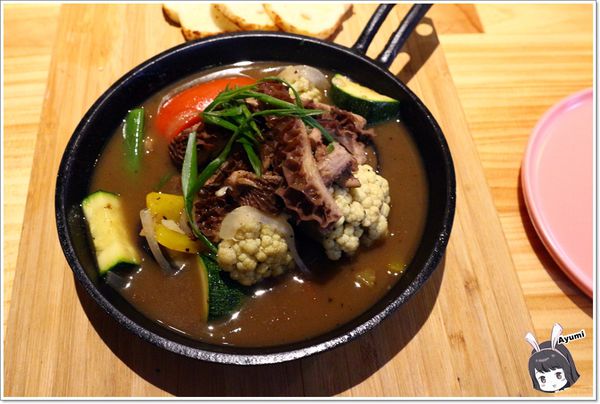 札卡餐酒館Zaka：『愛評體驗團』►台中北屯區◄享味生活Zaka札卡餐酒館/無國界料理/峇里島風格餐廳/週五週六有駐唱