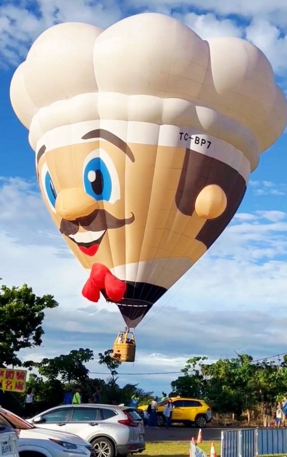 鹿野住宿新推薦!台東鹿野森活民宿,一次看到熱氣球、飛行傘,美景盡收眼底