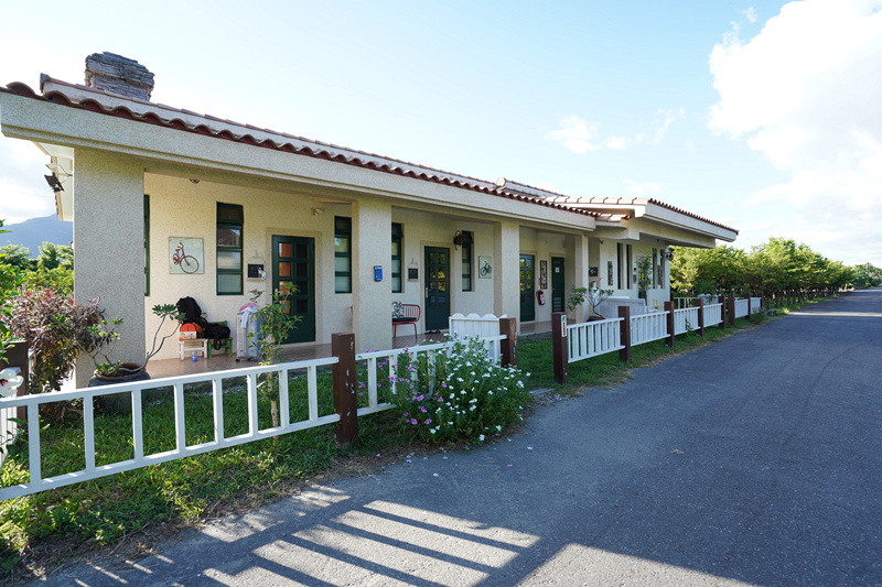 鹿野住宿新推薦!台東鹿野森活民宿,一次看到熱氣球、飛行傘,美景盡收眼底