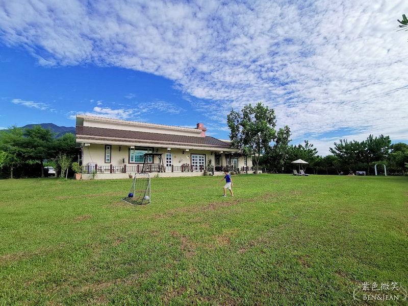 鹿野住宿新推薦!台東鹿野森活民宿,一次看到熱氣球、飛行傘,美景盡收眼底