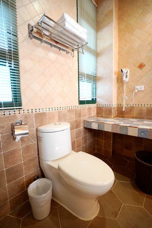 鹿野住宿新推薦!台東鹿野森活民宿,一次看到熱氣球、飛行傘,美景盡收眼底