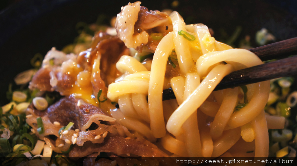 蔥花月見烏龍麵