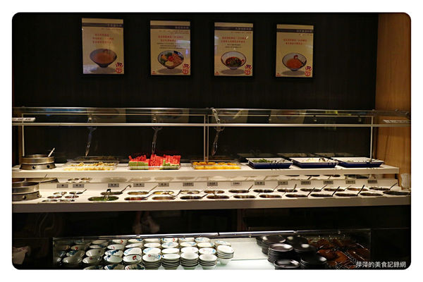 【台北美食】海底撈火鍋 ~ 信義區超人氣排隊火鍋❤️無微不至的服務還不用服務費 - 捷運101/世貿站