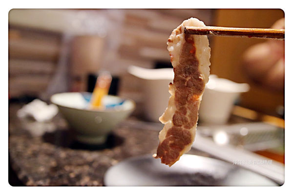 【台北美食】海底撈火鍋 ~ 信義區超人氣排隊火鍋❤️無微不至的服務還不用服務費 - 捷運101/世貿站