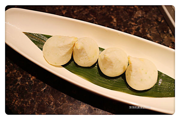 【台北美食】海底撈火鍋 ~ 信義區超人氣排隊火鍋❤️無微不至的服務還不用服務費 - 捷運101/世貿站