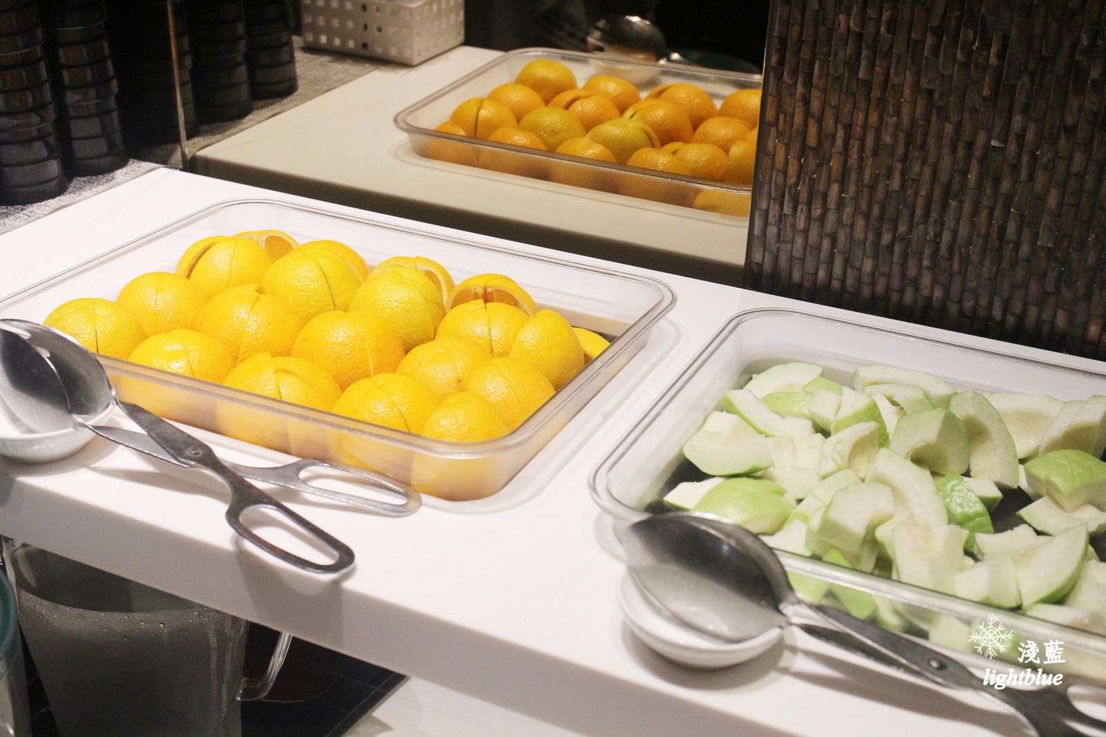 [ 台北101/世貿站ATT 4 fun美食]  淺藍 × 海底撈火鍋 HaidilaoTaiwan～肉麻服務吃火鍋，與各種神奇節目