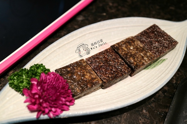 海底撈火鍋(台灣一號店)：├吃喝┤├捷運世貿101站┤├ATT 4 FUN┤海底撈火鍋-把客人寵上天的火鍋店