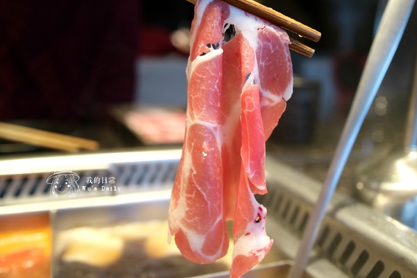 海底撈火鍋(台灣一號店)：├吃喝┤├捷運世貿101站┤├ATT 4 FUN┤海底撈火鍋-把客人寵上天的火鍋店