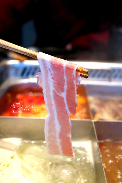 海底撈火鍋(台灣一號店)：├吃喝┤├捷運世貿101站┤├ATT 4 FUN┤海底撈火鍋-把客人寵上天的火鍋店