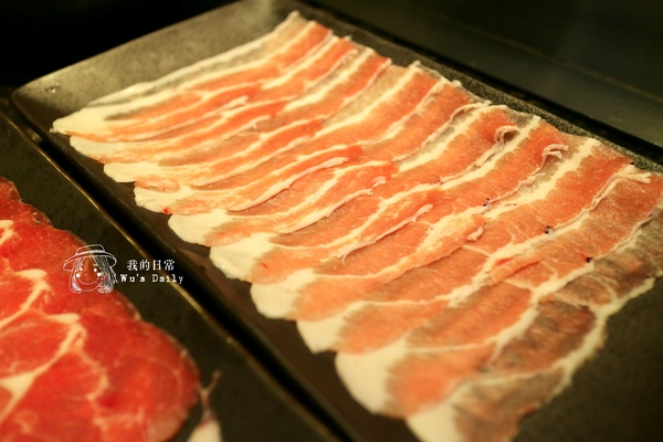 海底撈火鍋(台灣一號店)：├吃喝┤├捷運世貿101站┤├ATT 4 FUN┤海底撈火鍋-把客人寵上天的火鍋店