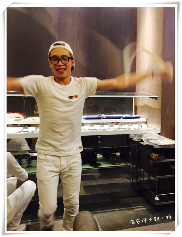 海底撈火鍋(台灣一號店)：【台北信義】海底撈火鍋