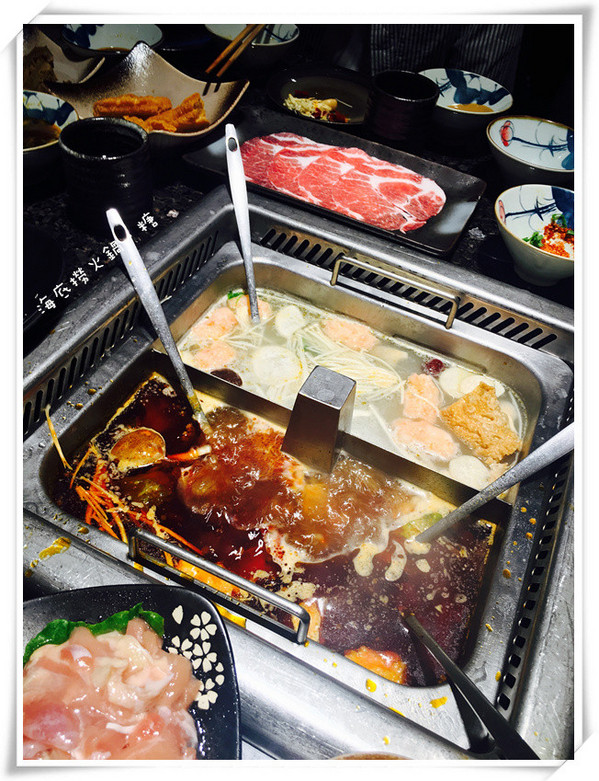 海底撈火鍋(台灣一號店)：【台北信義】海底撈火鍋