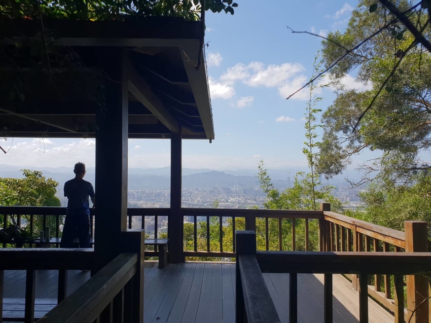 【台北.內湖】金面山步道剪刀石。辛巴蕊初次挑戰大岩壁。360度無死角觀看大台北盆地101+松山機場