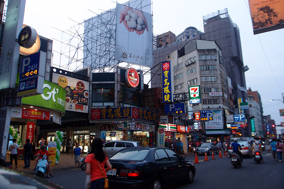 [住宿]●--【新竹】悅豪大飯店-新竹館/近火車站/靠城隍廟/有陽台的套房