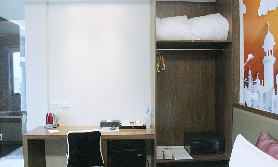 [住宿]●--【新竹】悅豪大飯店-新竹館/近火車站/靠城隍廟/有陽台的套房