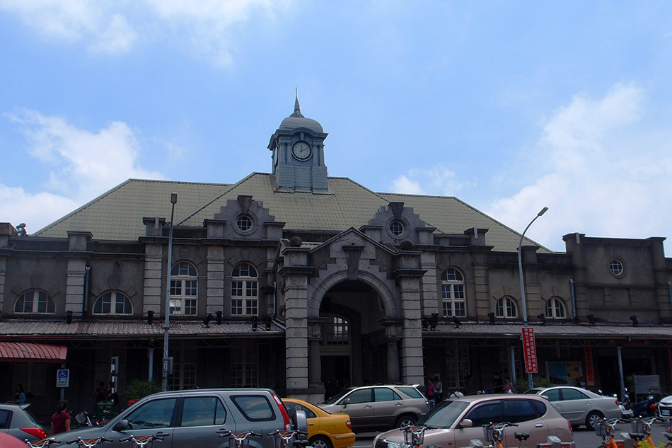 [住宿]●--【新竹】悅豪大飯店-新竹館/近火車站/靠城隍廟/有陽台的套房