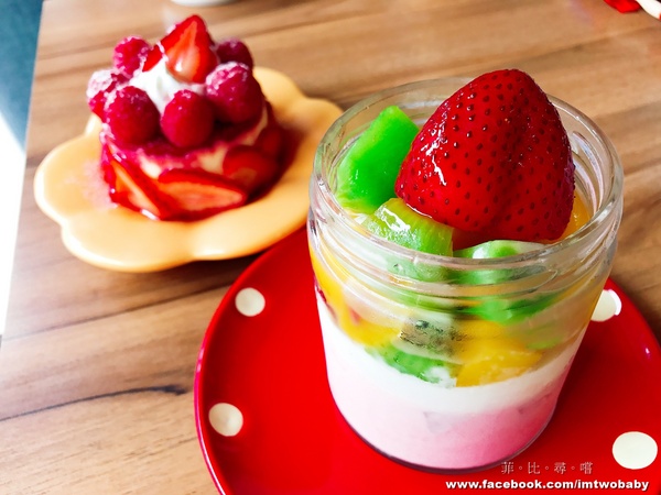 GUFO27 BRUNCH&CAFE: 【捷運美食】Gufo27庫塔廚房 貓頭鷹主題餐廳 早午餐/義式料理/甜點/咖啡 創意餐點份量十足 夢幻甜點色彩繽紛超吸睛!南京復興捷運站 GUFO27 BRUNCH&CAFE: 【捷運美食】Gufo27庫塔廚房 貓頭鷹主題餐廳 早午餐/義式料理/甜點/咖啡 創意餐點份量十足 夢幻甜點色彩繽紛超吸睛!南京復興捷運站