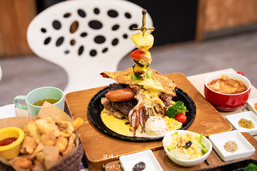 台中龍井美食餐廳推薦_阿蘭貝爾牛排廚房，加69元多樣炸物無限吃！被排餐耽誤的羅宋湯專賣店，中科商圈親子餐廳推薦_2025菜單 – 冠婷生活趣